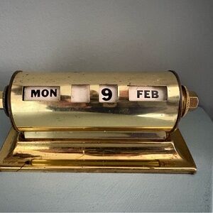 Metal Library Desk Calendar